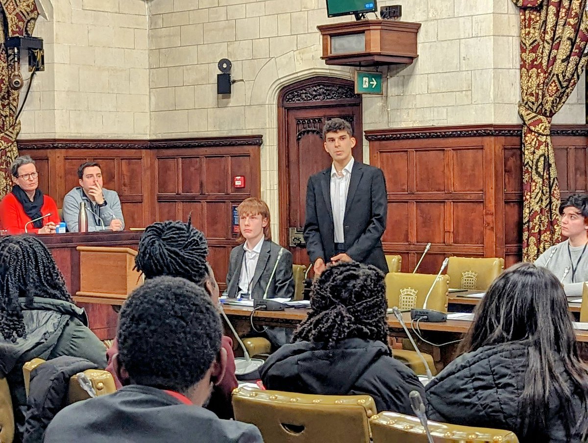 Ben_Everitt's tweet photo. A massive congratulations to all the students who took part in last night's Milton Keynes Schools Parliamentary Debate Competition final at the Houses of Parliament and of course to the winners Denbigh School 🥇 https://t.co/rh1btEMmnu