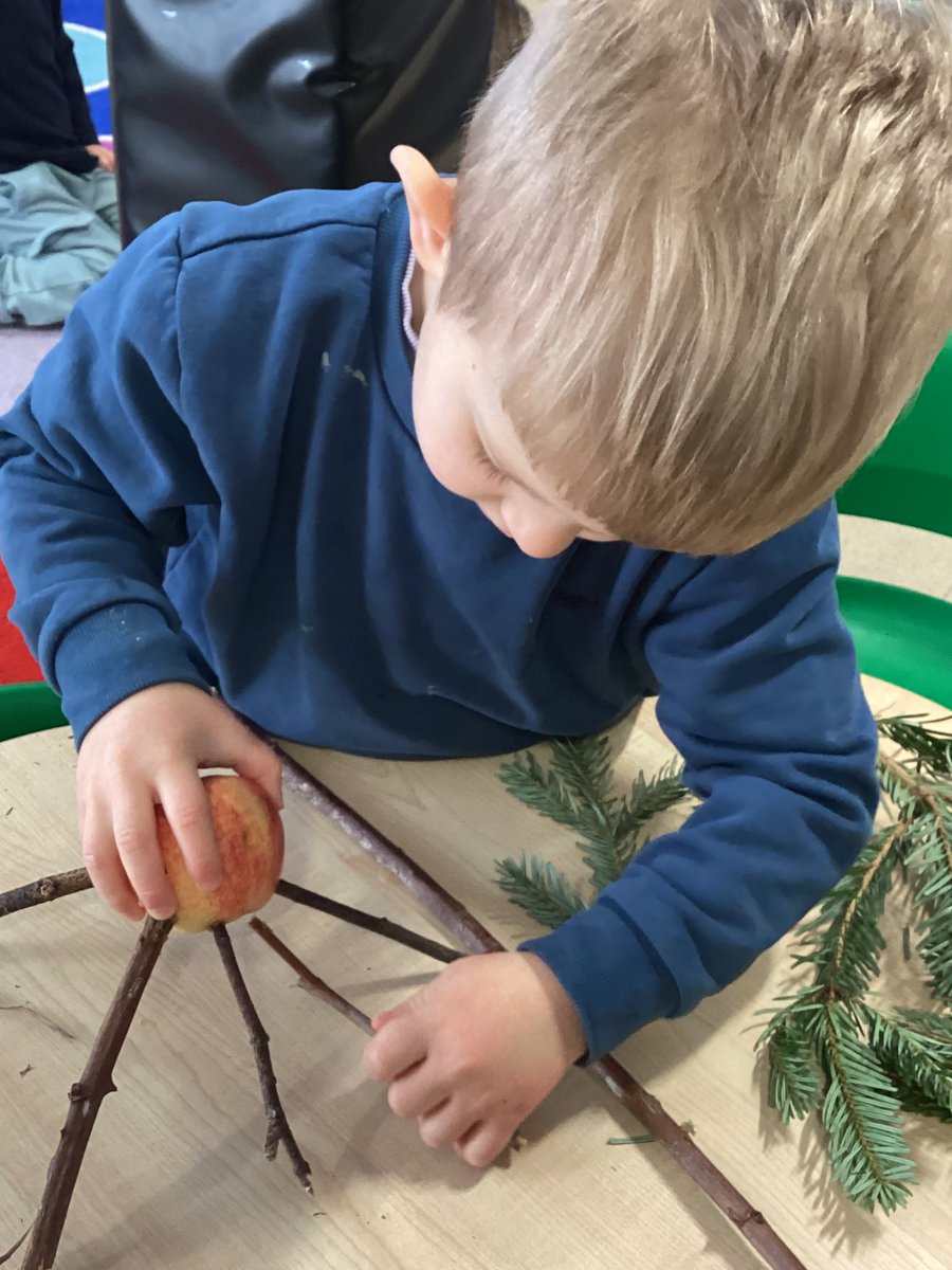 standrewsmajor's tweet photo. Afternoon Nursery also had a go at making Perllan today! Lots of care was taken to make sure we didnโt bend or snap any of the delicate pieces! #SAMsNursery #perllan #welshtraditions https://t.co/TXz0MbZiOe