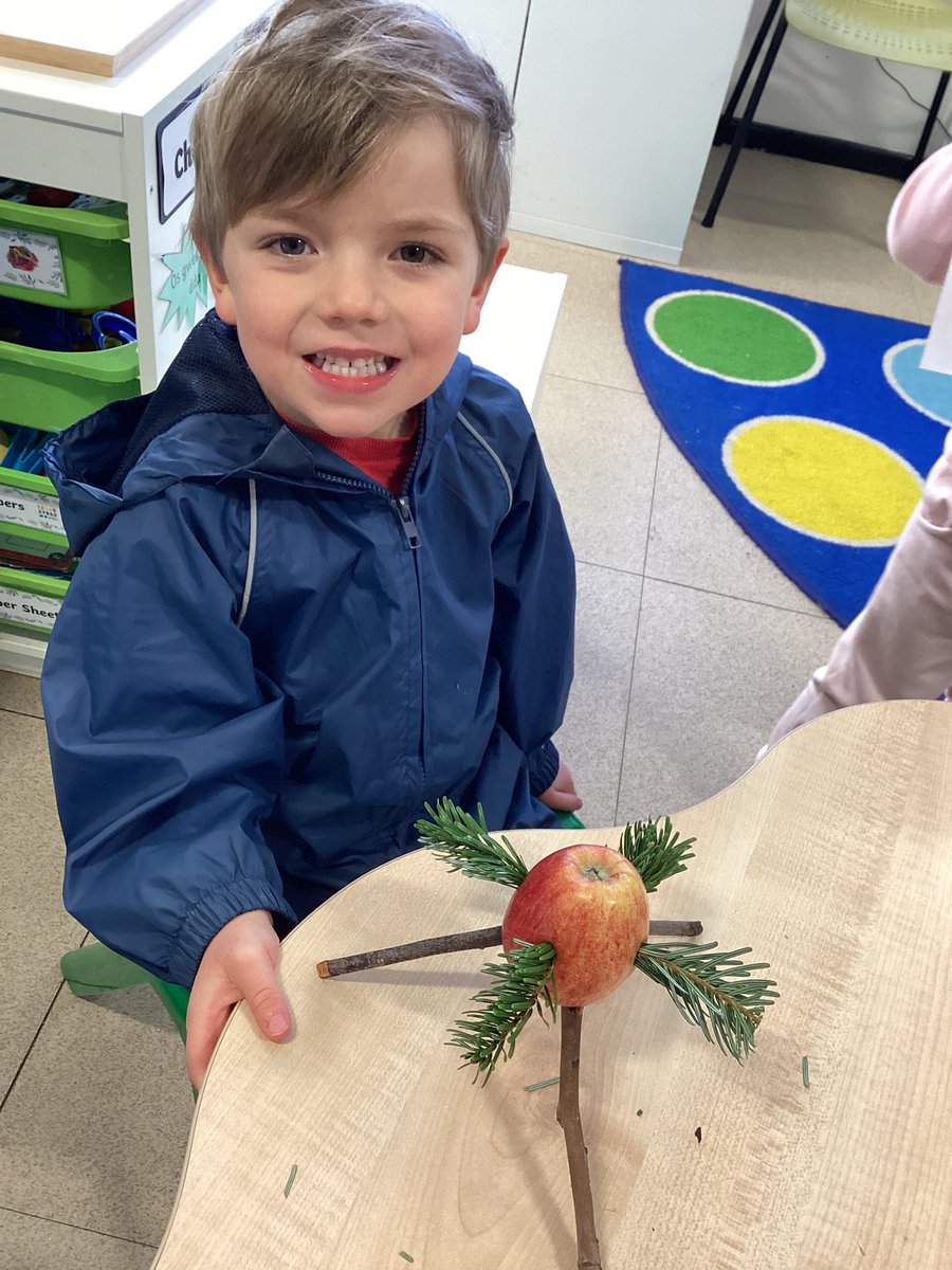 standrewsmajor's tweet photo. Afternoon Nursery also had a go at making Perllan today! Lots of care was taken to make sure we didnโt bend or snap any of the delicate pieces! #SAMsNursery #perllan #welshtraditions https://t.co/TXz0MbZiOe