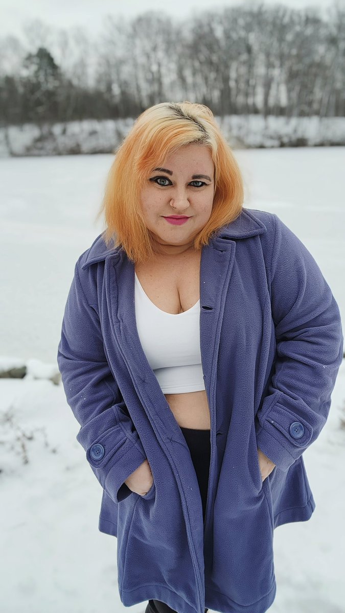 curvyashes's tweet photo. Snow Bunny 🐰😘❄️👑🤍 #onlyfans #onlyfansbabe #snow #snowbabe #snowbunny #sexy #curvy #curvyashes https://t.co/G6gkXwcgfL