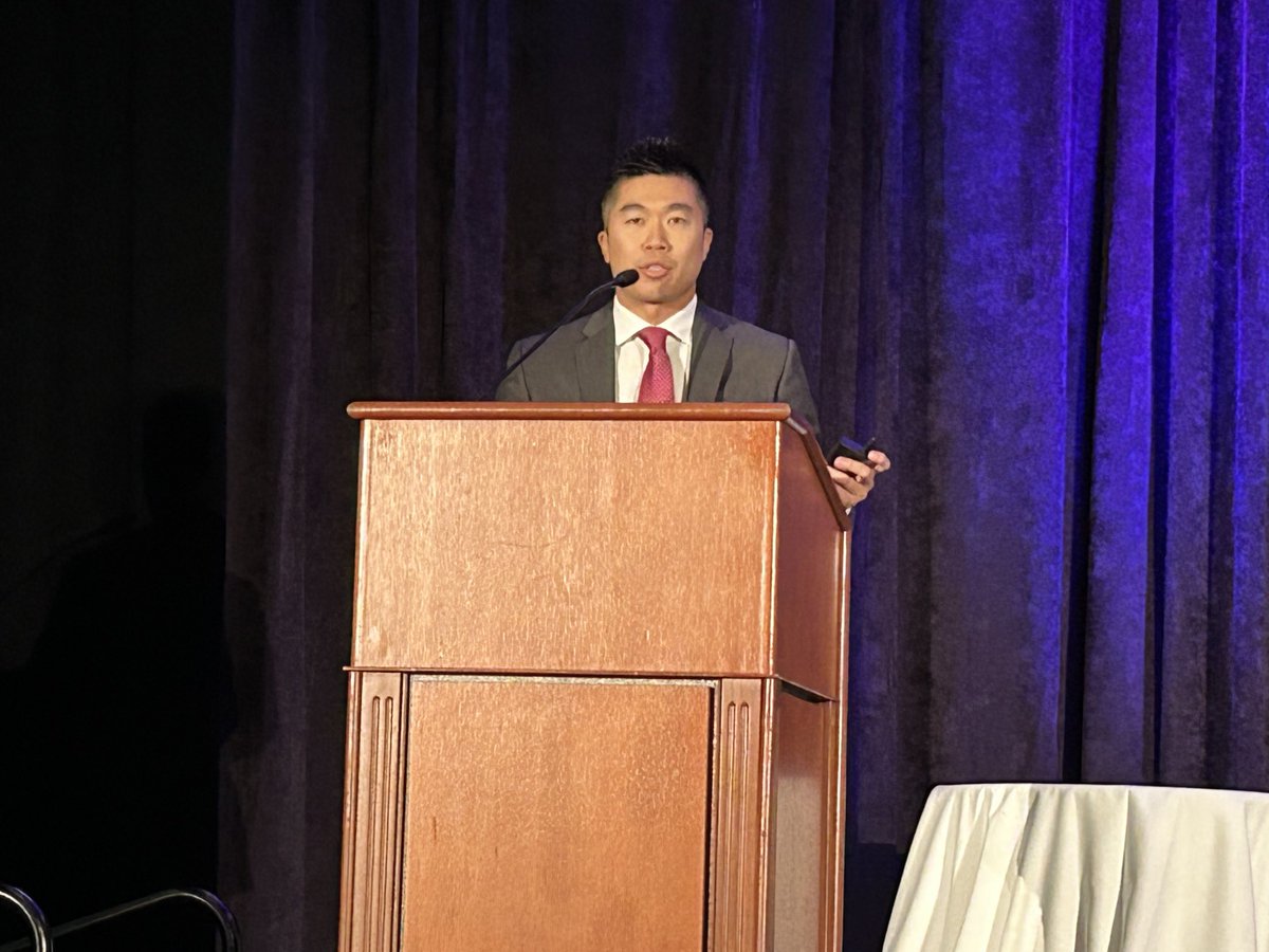 Great presentation by our resident ⁦@william_ghh_lee⁩ ⁦@SoCalSurgeons⁩. Enterostomy closures is safe in neonates <2kg taking into consideration the physiological status. ⁦@GenSurg_CS⁩ ⁦@DeptSurgeryCS⁩