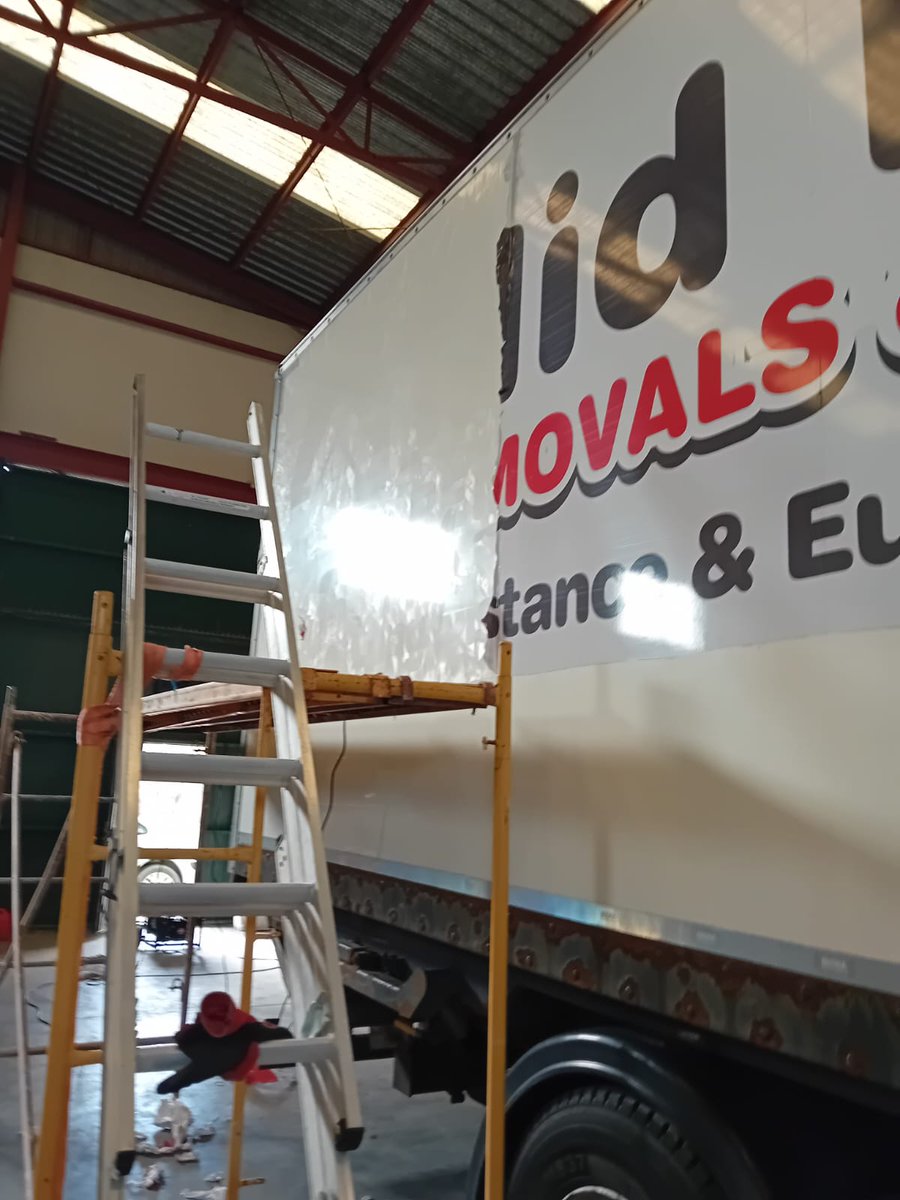 wgrspain's tweet photo. Well, today didn't go as planned. Found a loose bit of the vinyl wrap and made the mistake of picking at it. Ended up stripping the whole side and painting the bodywork. 6 hours of my life gone. Now I've got to do the other side! #trucker #ownerdriver https://t.co/aHV7BrcfJa