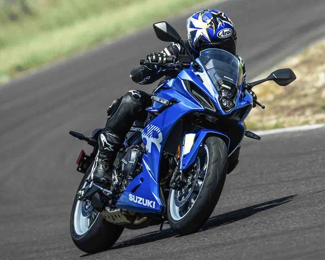 Suzuki Motor USA LLC (Suzuki) announced it has homologated its brand new GSX-8R sport motorcycle for 2024 MotoAmerica Twins Cup championship competition.

Learn more at  suzukicycles.com/racing/road-ra….

#Suzuki #SuzukiCycles #GSX8R #8R