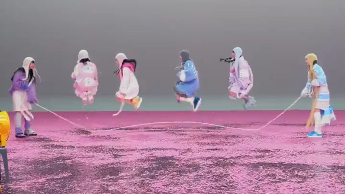 Wemo_check5's tweet image. Non- NMIXX fans and fans praising them and dash; a thread🧵

✨Retweet,like and comment if you want another thread