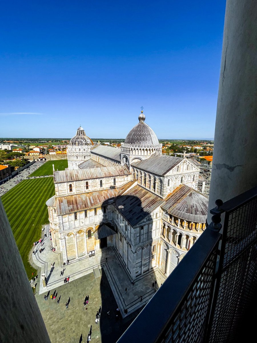 The #Cathedral of #pisa from the top of the Leaning Tower #tuscany #italia 

#italy #florence #pisatower #torredipisa #duomo #piazzadeimiracoli #toscana #tuscanylovers #campanile #leaningtower #unesco #architecture #architettura #cityphotography #cityscape #cattedrale #shadow
