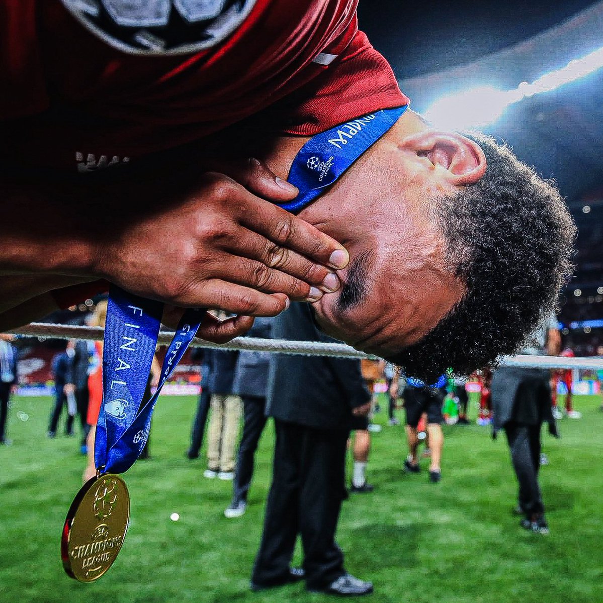 LFC_Tandy's tweet image. Liverpool 𝐏𝐢𝐜𝐭𝐮𝐫𝐞𝐬 𝐓𝐡𝐚𝐭 𝐆𝐨 𝐇𝐚𝐫𝐝. Part 2

A Thread: