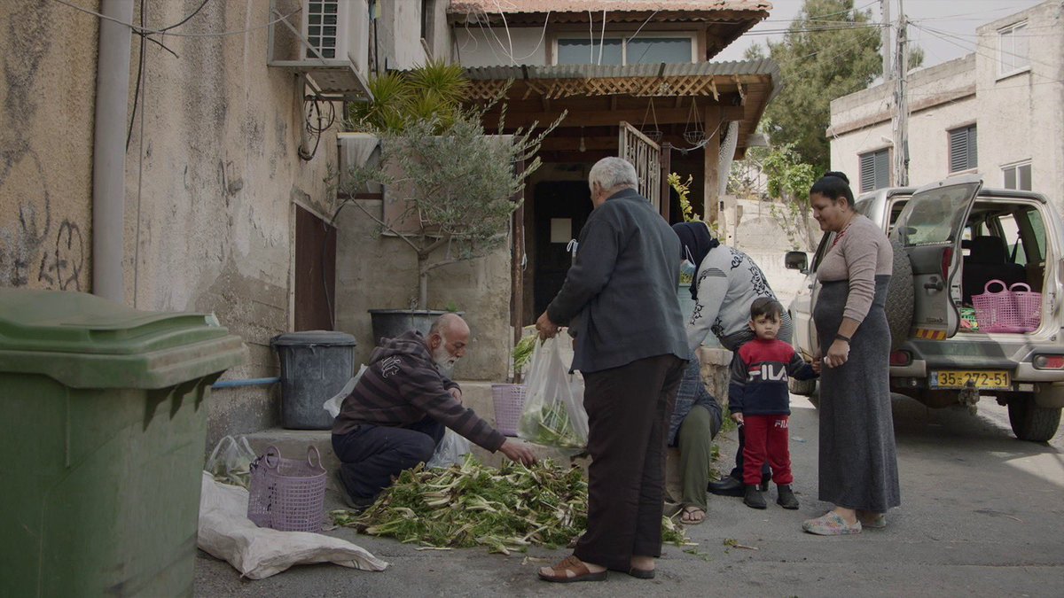 Now showing: FORAGERS, a portrait of resistance through a community’s love of collecting wild plants by JUMANA MANNA A look at local foraging practices among Palestinians determined to protect their customs. For one week on lecinemaclub.com in collaboration with @Bidoun.