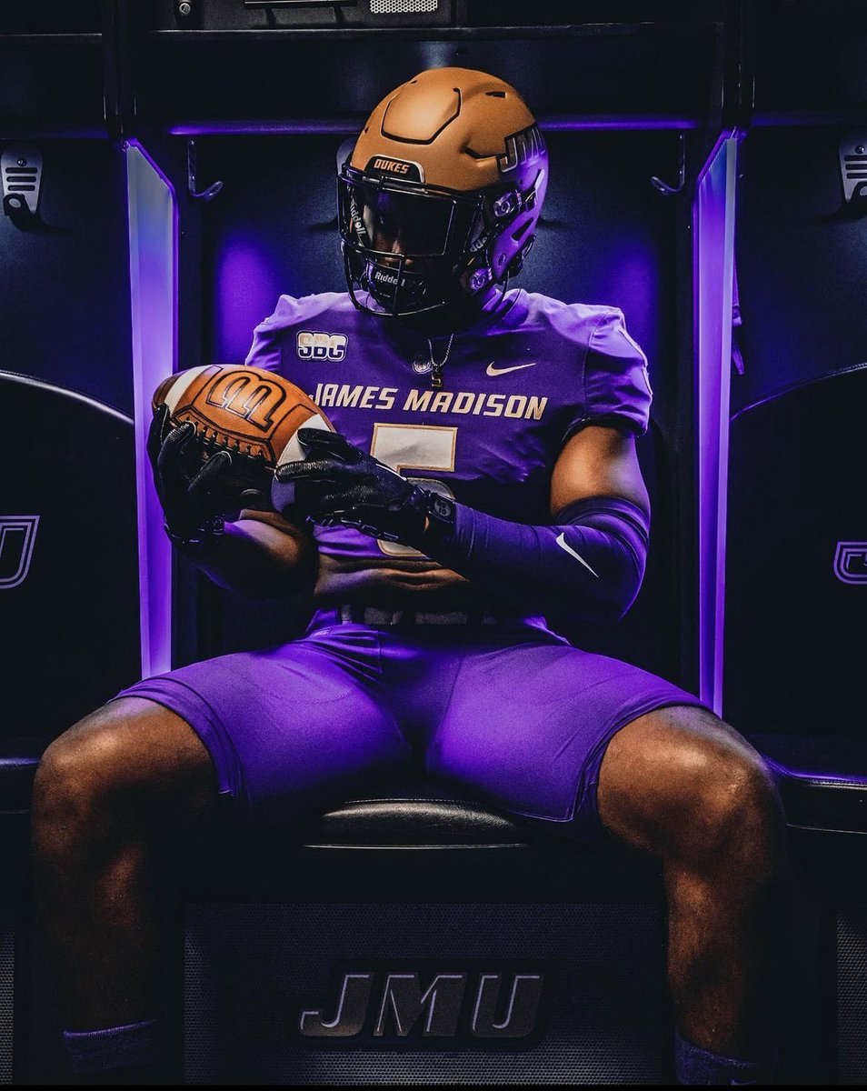 JustKallMeKel's tweet photo. Extremely Blessed and thankful to say I’ve received an offer from James Madison University! #GoDukes @Justin_Harpo @coachscott33 @HuguenotFB https://t.co/fPpzyTJnso