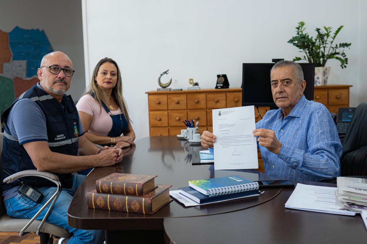 ✅✍️ Acabo de assinar um ofício pedindo a ajuda da Base Aérea de Canoas para a desobstrução de vias e transporte de árvores, bem como de materiais para podermos acelerar a reconstrução dos pontos afetados em Canoas pelo temporal. Juntos, vamos dar a volta por cima!