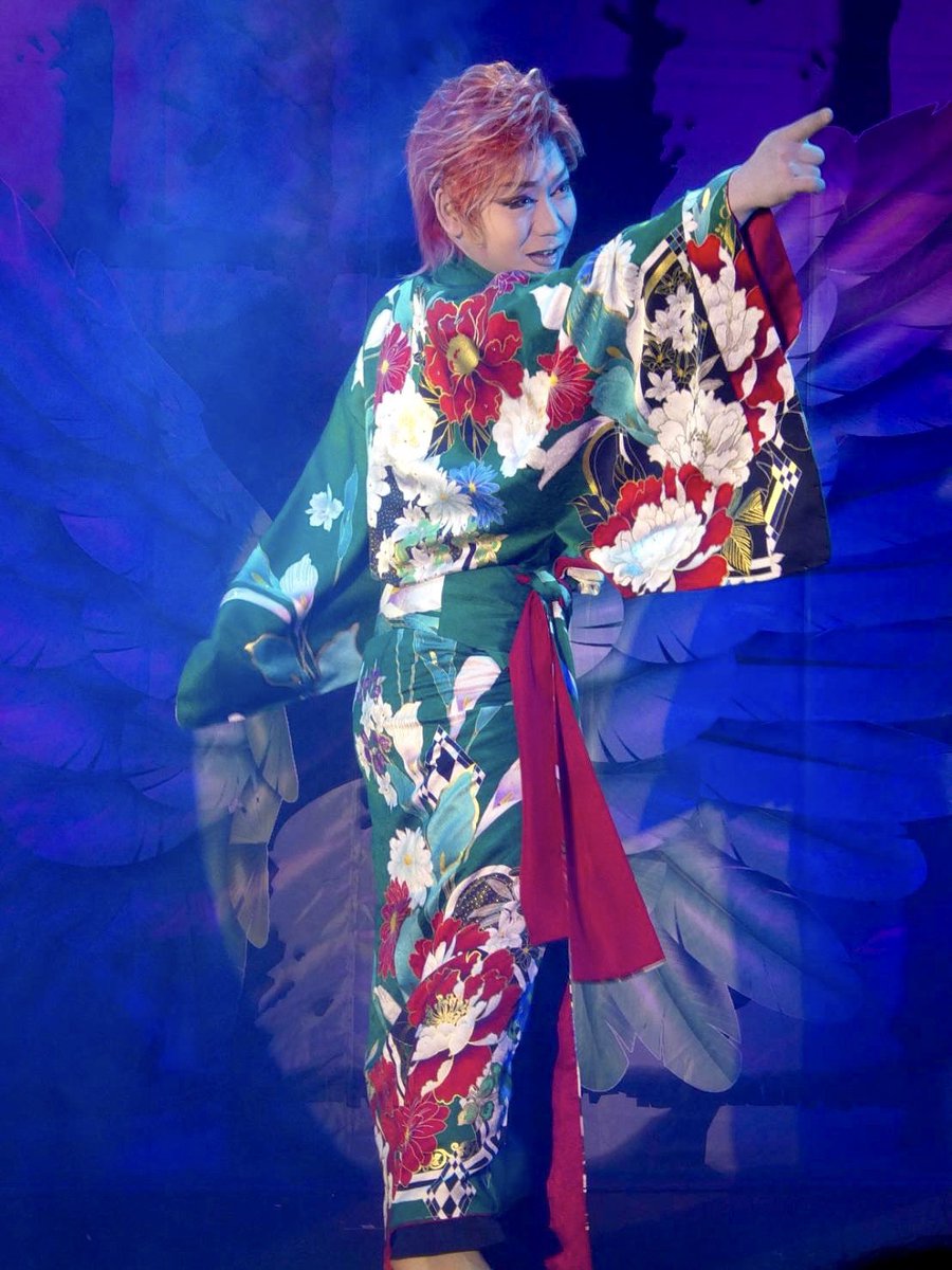 大衆演劇　立役　衣装 凰翔座 三ツ矢春馬様💜 新作立ドレス💜 ・ ・ ・ #大衆演劇 #大衆演劇