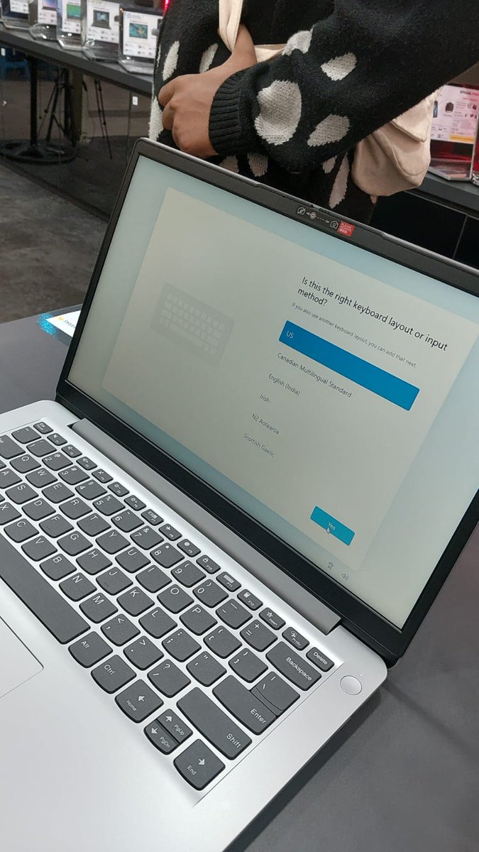 ghaffareee's tweet photo. @hourlygunil Masih nyari ga ja? Ada nih lenovo slim 1. Baru beli 3 hari https://t.co/G8ybqUDIaI