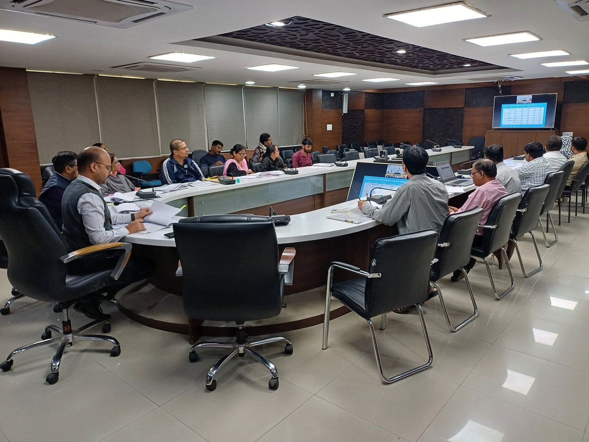 CollectorGodhra's tweet photo. เชเชธเซเชชเชฟเชฐเซเชถเชจเชฒ เชฌเซเชฒเซเช เชชเซเชฐเซเชเซเชฐเชพเชฎ(ABP)เช
เชเชคเชฐเซเชเชค เชฎเชพเชจ.เชฎเซเชเซเชฏ เชธเชเชฟเชตเชถเซเชฐเซเชจเชพ เช
เชงเซเชฏเชเซเชทเชชเชฆเซ เชฏเซเชเชพเชฏเซเชฒ VCเชฎเชพเช เชนเชพเชเชฐ เชฐเชนเซ เชชเซเชทเชฃ,เชถเชฟเชเซเชทเชฃ เช
เชจเซ เชเชฐเซเชเซเชฏเชจเชพ เชเชจเซเชกเซเชเซเชเชฐ เชตเชพเชฐ เชธเชฎเซเชเซเชทเชพ เช
เชจเซเชตเชฏเซ เชฎเชณเซเชฒ เชเชฐเซเชฐเซ เชธเซเชเชจเชพเชเชจเซ เชจเซเชเชง เชฒเช เชธเชฌเชเชงเชฟเชค เช
เชงเชฟ.เชถเซเชฐเซเชเชจเซ เชเชฐเซเชฐเซ เชธเซเชเชจเชพเช เชเชชเซ.@CMOGuj @kuberdindor @rmanjhu @NITIAayog #AspirationalBlockProgram https://t.co/fZa5zoMsLl