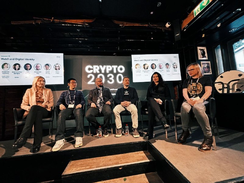 CRYPTO2030 tweet media