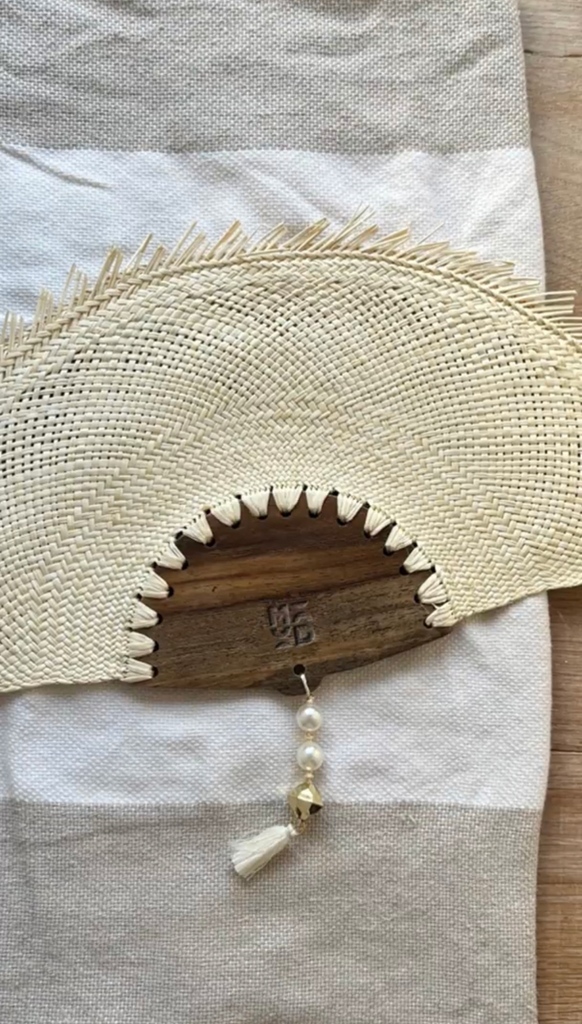 Our hand fans are timeless and gift-worthy, offering elevated style, brand awareness, and UGC to match

#weddingsouvenirideas
#weddingfavorideas
#weddingpartyfavor
#welcomegifts
#tulumweddinginspo
#abanico
#handfans
#customcompanygift
#eventgift
#miamisouvenirs
#handfansfroevents