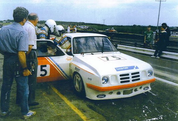 From the Archive: Ford Friday! 🔥

Minton brothers Ford Escort / Hart 420R 2300cc - at Snetterton during the 1990 season 🏁

#FordFriday #Thundersaloons #Snetterton

(📸 <a href="/MintonRacing/">Dan Minton</a>)