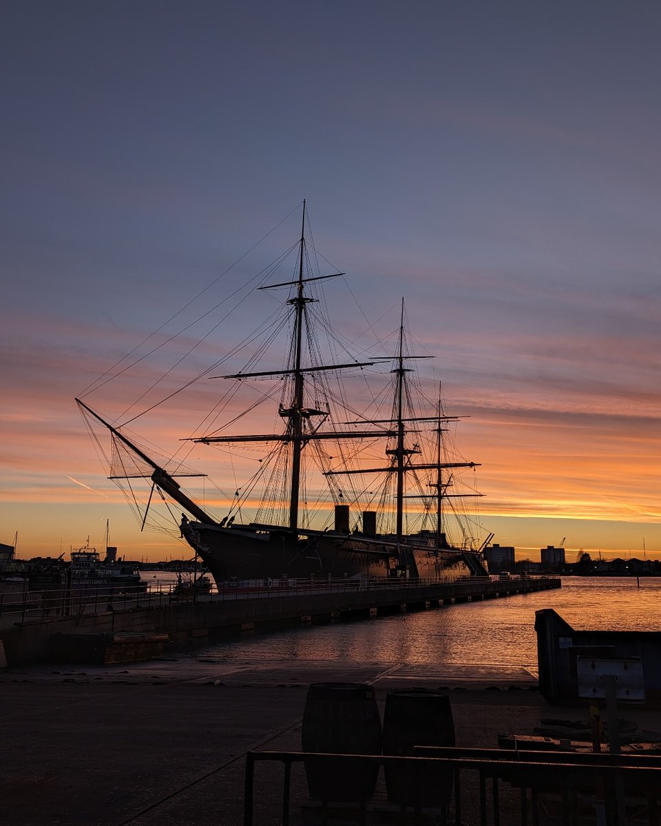 ⚓  Sunset behind HMS Warrior

📍 Portsmouth Historic Dockyard

#PortsmouthHistoricDockyard #Portsmouth #LovePortsmouth #VisitPortsmouth #Sunset #SunsetPic #PicOfTheDay #HistoricShip #PortsmouthHarbour