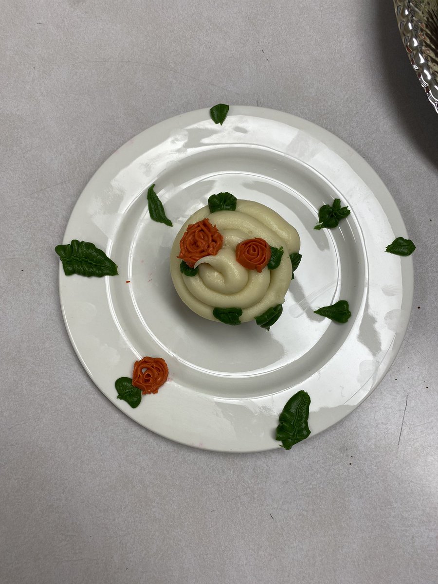 melcampbell_sch's tweet photo. The best summative! Students were challenged to bake and design the best cupcake ever. Staff and students got to taste test and judge. Go Gators at GHS.
@OCDSB @maryjanefarrish #myjobrocks https://t.co/jU84fbfyw1