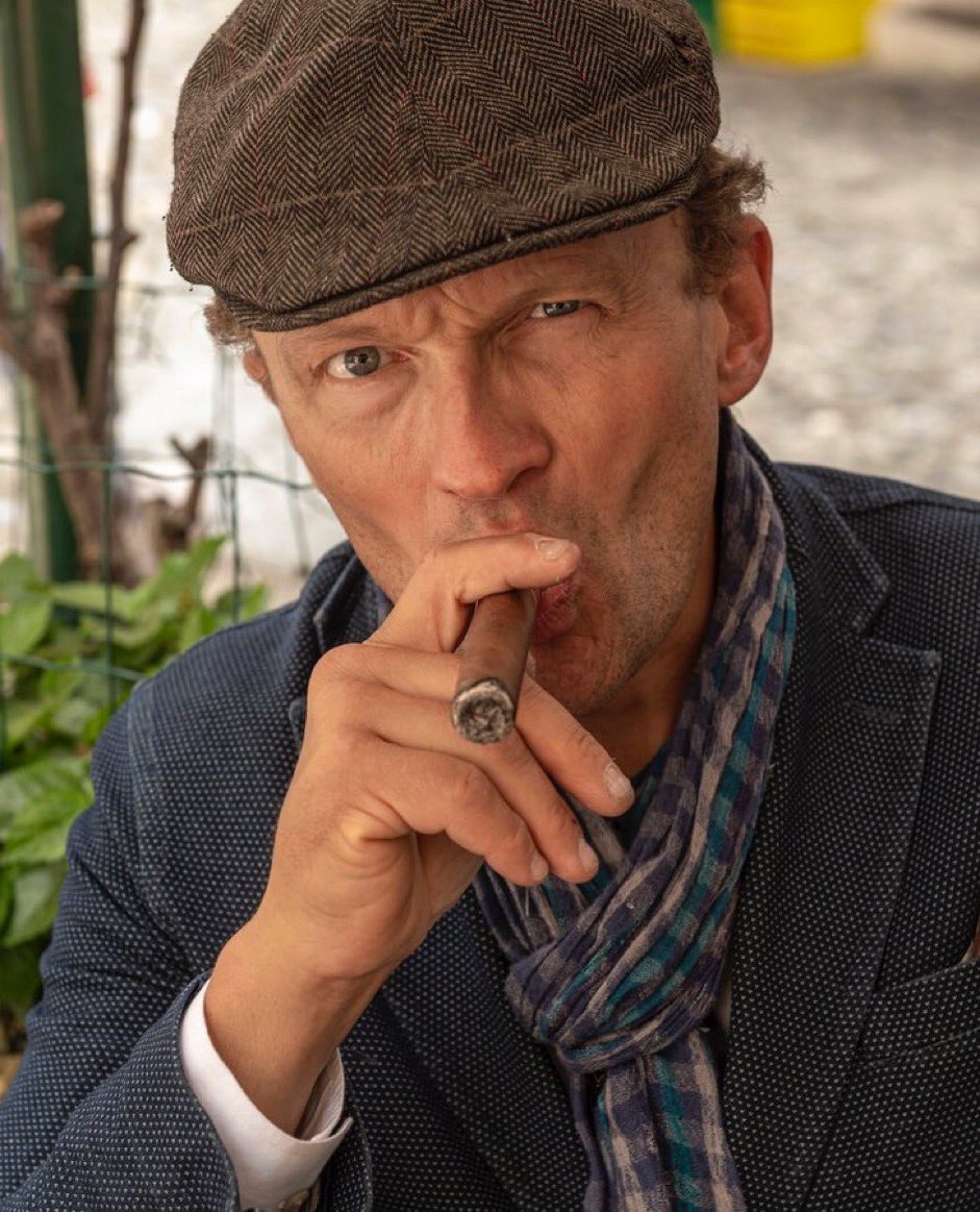 « C’est curieux cette manie qu’ont les marins de faire des phrases ».
Et c’est encore plus curieux cette manie qu’ont certains de faire certaines sortes de pétitions….