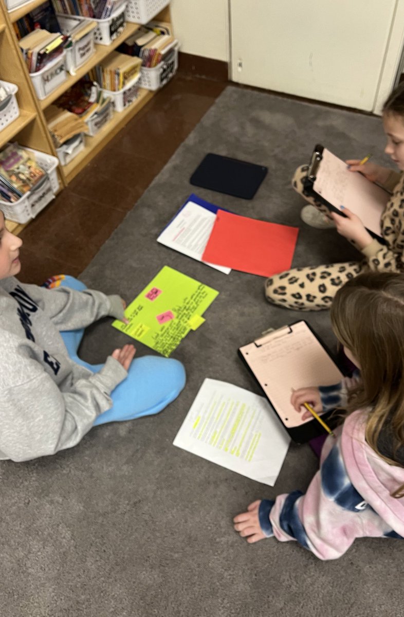Ideas flowing, pencils moving – witness the magic of student-led (and created) writing small groups in action! 🌟@MrsNaaman ✍️ #CreativeMinds #StudentLeaders #WeAreChappaqua