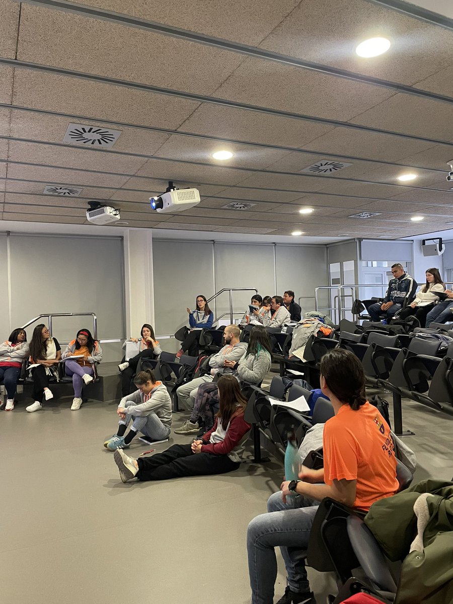 FundacioFCB's tweet image. Primer seminario global de la metodología SportNet de la Fundación para educadores procedentes del Perú 🇵🇪, Chile🇨🇱, Colombia🇨🇴, República Dominicana🇩🇴 y México🇲🇽, así como otros de diversas poblaciones de Cataluña.🌎