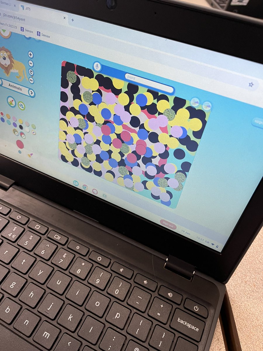 LakesideYork's tweet image. This afternoon, the Gorillas had a go at creating some digital art, inspired by the works of Alma Thomas. #LakeComputing #digitalart
