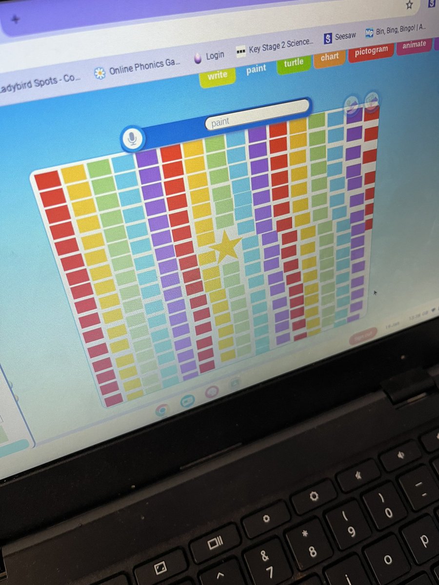 LakesideYork's tweet image. This afternoon, the Gorillas had a go at creating some digital art, inspired by the works of Alma Thomas. #LakeComputing #digitalart