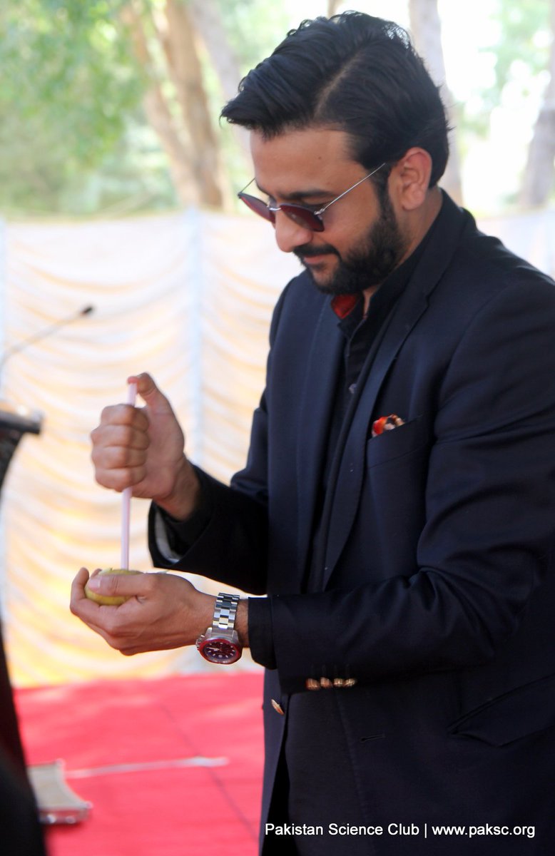 abddulrauf's tweet photo. @Pakscienceclub1 conduct fun science show at Karachi youth STEM festival which is organized by @TharEduAlliance @UNICEF_Pakistan https://t.co/BbWnj4YAWt