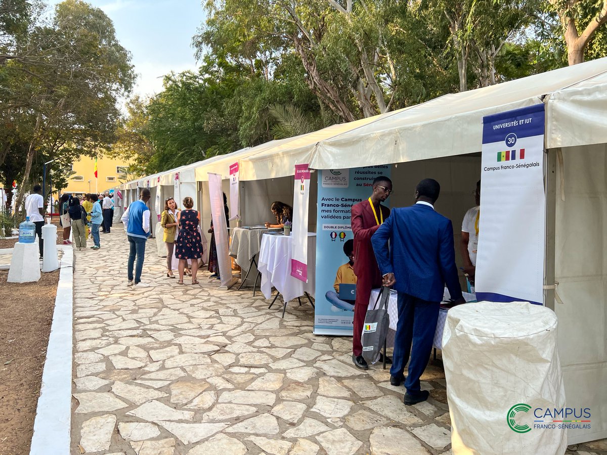 UniversiteRDFS's tweet image. Le CFS au #SalondesFormationsPostBac, les 19 et 20 janvier 2024, au Cours Sainte-Marie de Hann #CSMH🎓 
💡Les stands sont ouverts, les conférences ont commencé, faisant découvrir une panoplie d&apos;opportunités éducatives post-bac jusqu&apos;à demain🤝