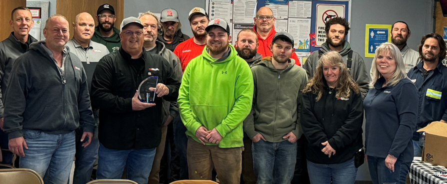 steelandpipe's tweet image. Help us congratulate Jay Russell for 35 years of service. Jay started as a Warehouse Specialist and worked his way up to Manager in Jonesburg, MO. Being injury free his whole career, safety is a top priority as a leader. Congrats Jay. We appreciate your service and leadership.