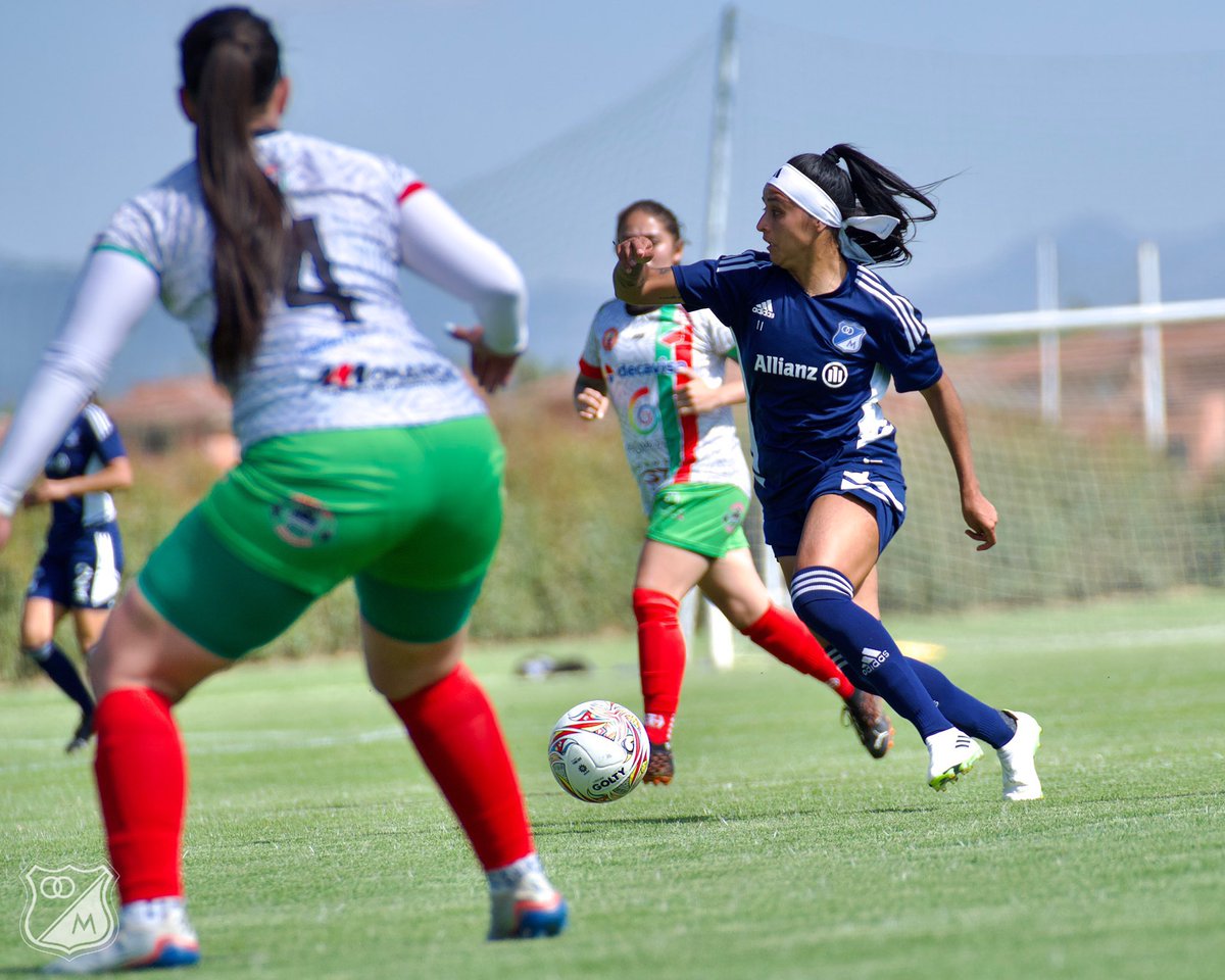 LPEmbajadora's tweet image. N° de goles en la #PretemporadaAzul2024 Ⓜ️👱‍♀️⚽️:

Diana #Celis: 2 ⚽️⚽️
Kena #Romero: 2 ⚽️⚽️
Tatiana #Ariza: 1 ⚽️
Liana #Salazar: 1 ⚽️ 
Catalina #Amaya: 1 ⚽️
