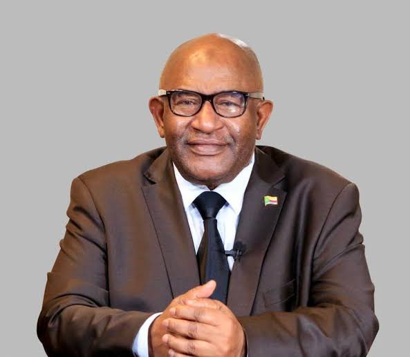 Le_Patriote_221's tweet photo. 🚨🇰🇲 COMORES
L'armée doit prendre ses responsabilités et dégager le Tyran Azali Assoumani qui terrorise, tue et massacre son peuple pour s'éterniser éternellement au pouvoir...
#FreeComoros #AzaliDegage #Comores https://t.co/fiSqhmtz4c