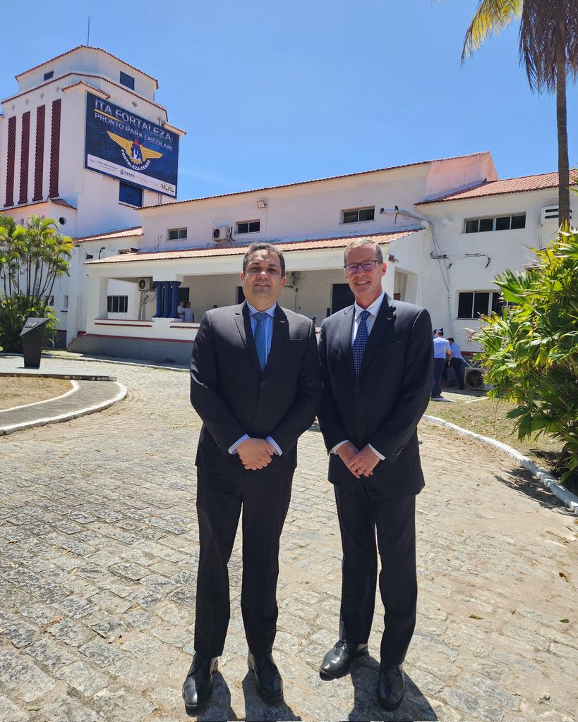 Prof_AndersonC's tweet image. No Ceará, para lançamento da pedra fundamental do Câmpus do ITA em Fortaleza.

Faltando 1 semana para concluir meu mandato de Reitor do ITA, consegui acompanhar este evento, juntamente com o próximo Reitor, Professor Antonio Guilherme de Arruda Lorenzi .