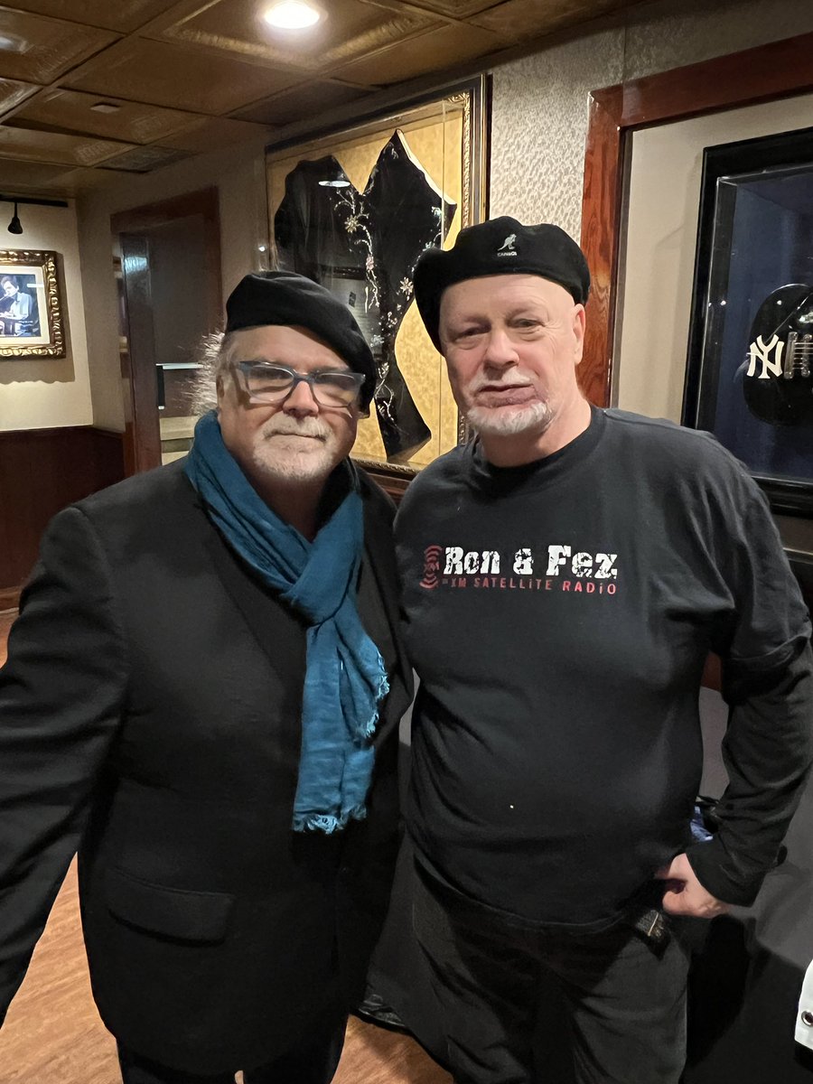 rossdecker's tweet photo. On the one year anniversary of #fezcon, here’s a pic of my father tying Ronnie B’s shoes. Wonderful night. @BenningtonShow @GailAaann @stanman42069 https://t.co/z71nE6luNW