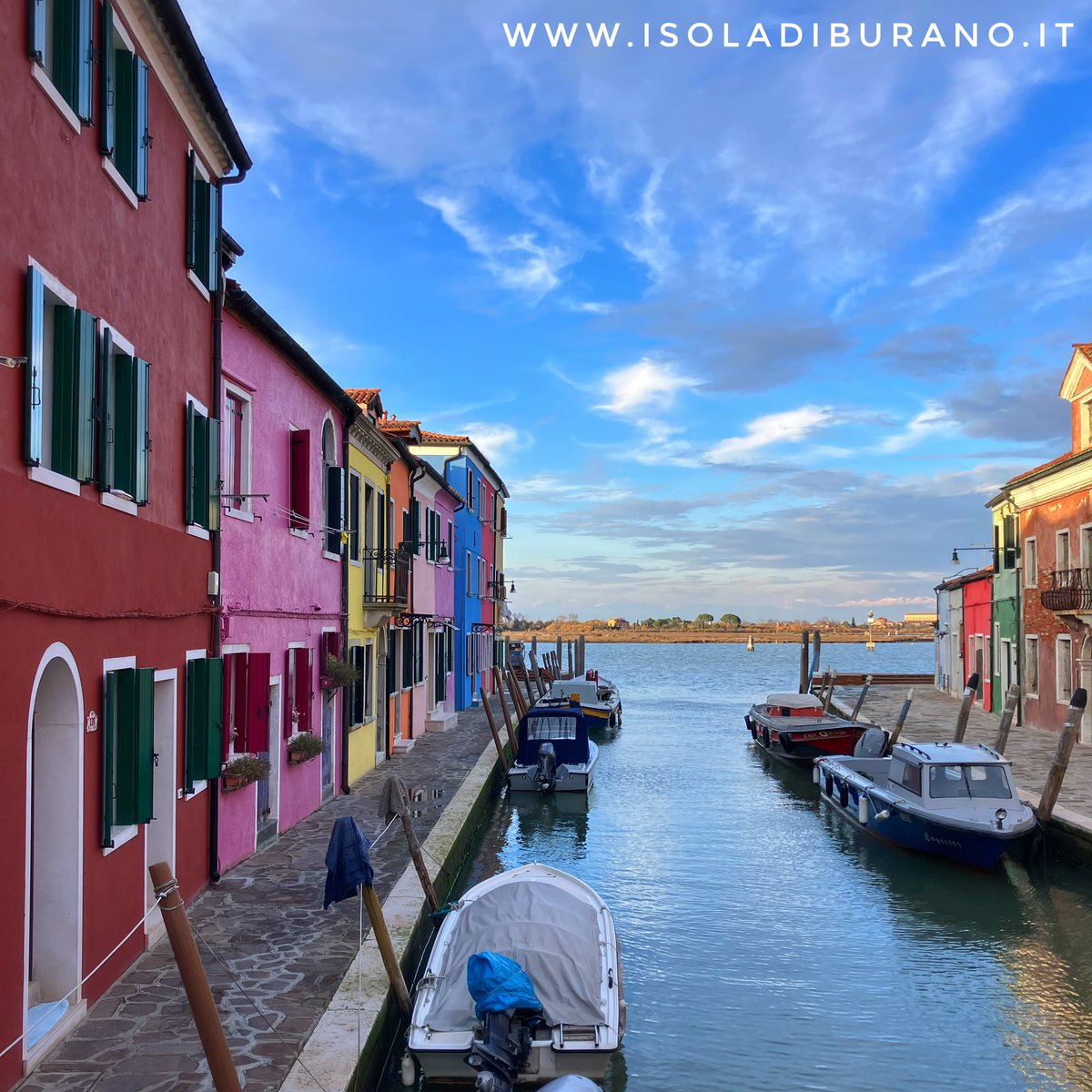isoladiburano's tweet photo. È arrivata la bora! 
Sarà uno splendido weekend di sole!

Se avete intenzione di visitare l’isola di Burano, seguite i suggerimenti sul nostro portale: 

👉 https://t.co/6v9q3G6ApG

#burano  #bora #wind #freddo #cold #winter #venezia #venice #venedig #venise #venecia #benatky https://t.co/t0wu8g2BzL