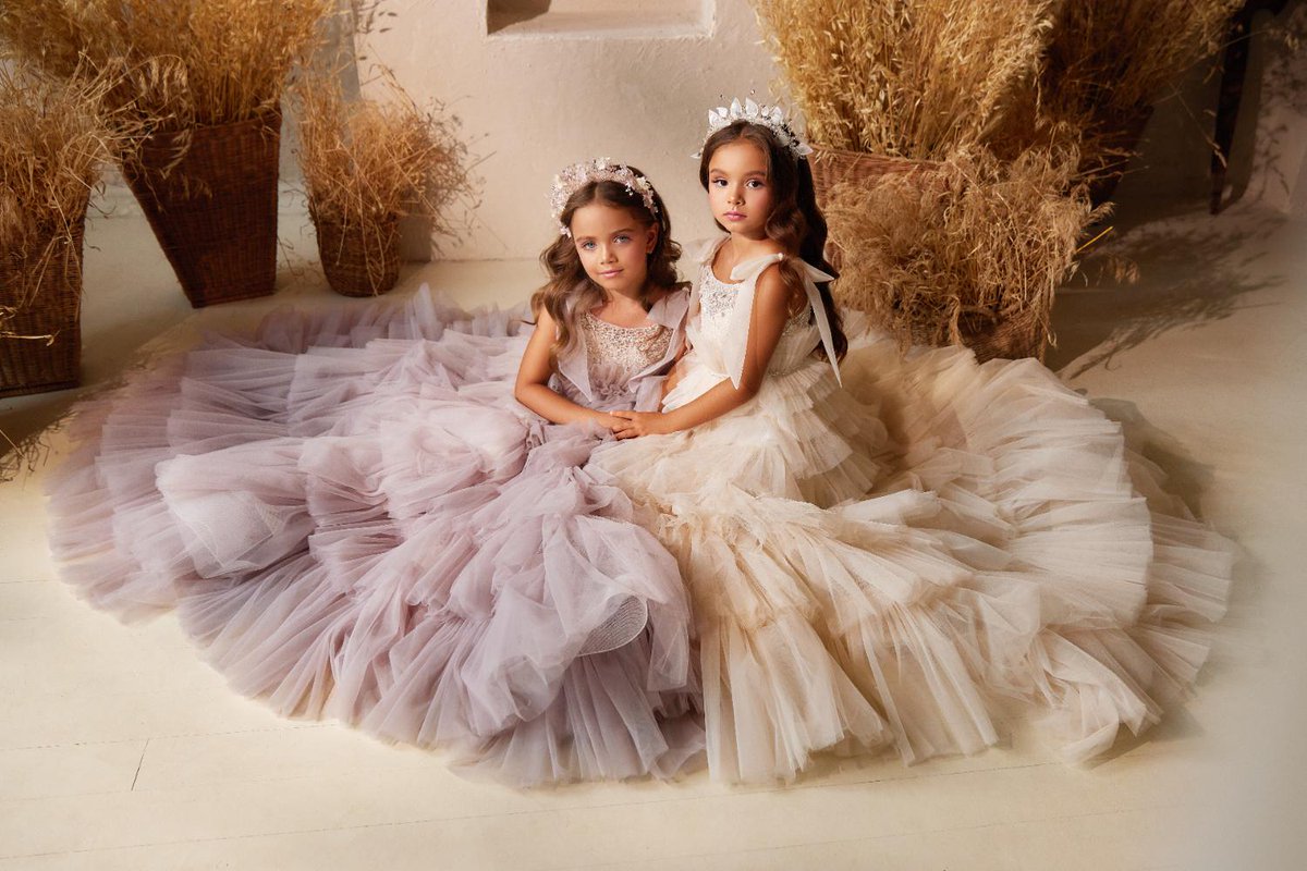 quinn_harper19's tweet image. Give a Royal look to your little Princess
#luxury #exclusivedress #princessstyle 
quinnharper.co.uk/girls-occasion…