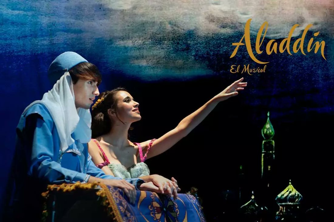 TeatroMAD's tweet photo. RECOMENDACIÓN 👏👏👏👏- «Para niños, pero muy entretenida para los papis», dicen nuestros recomendadores sobre '@AladdinTMusical' 🧞‍♂️.
Si también crees que existe un mundo ideal, ¡ve! 
¡Y tenemos un 20% de descuento exclusivo para ti!👉https://t.co/byEhAG8LGM #semanadelosmusicales https://t.co/cAdTXktQdJ
