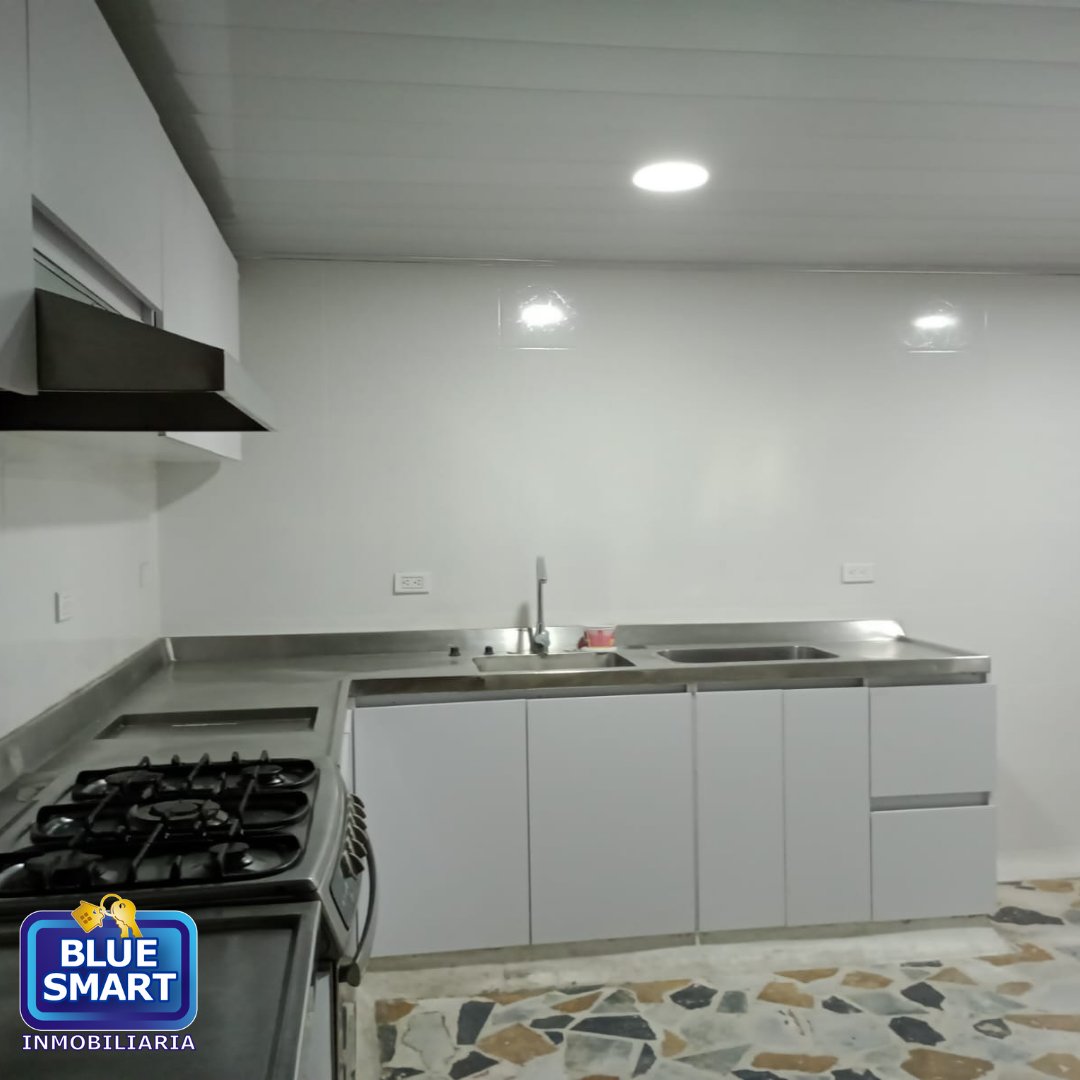 BlueSmartPrin's tweet image. +57 315 7337094¡Casa  en Localidad  Chapinero - Barrio San Luis !
¡Oportunidad imperdible! Se arrienda espaciosa casa comercial en el barrio San Luis, excelente ubicación cerca de Colsubsidio, la Avenida Caracas y la NQS 30.