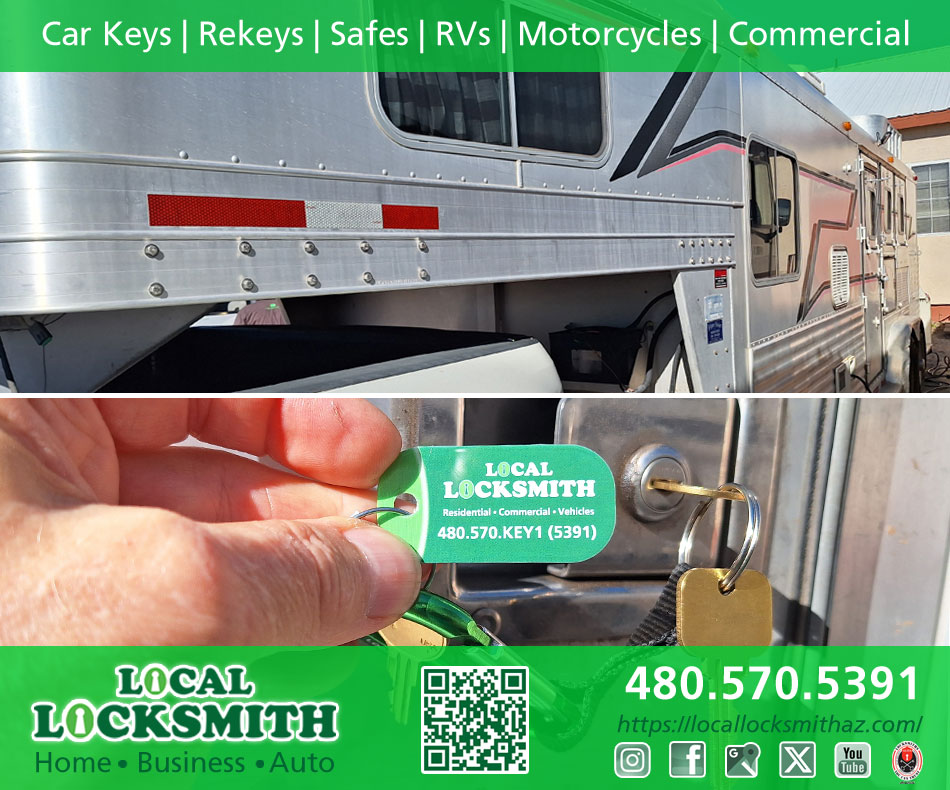 LocLocksmithAZ's tweet image. Ah horse trailers. The owner of this trailer stopped us while we were at another job. He had lost his compartment keys and had us make replacements.
Lost horse trailer key replacement is no problem for Local Locksmith. 
#santanvalley #queencreekaz #florenceaz #coolidgeaz