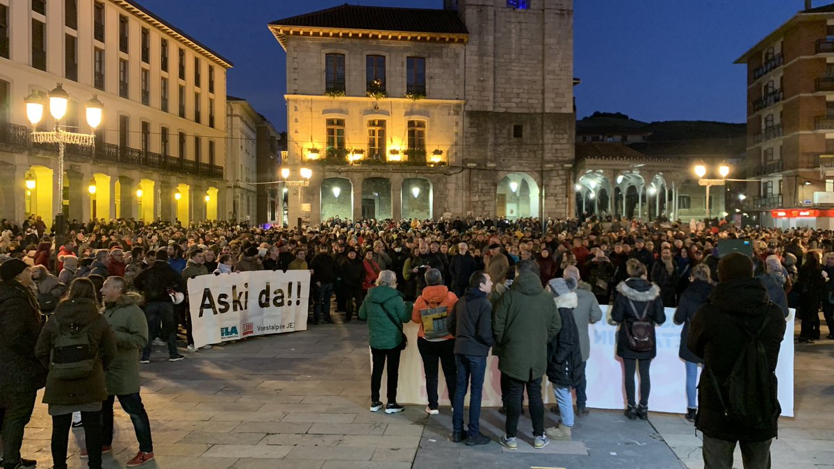 Osasungintzaren pribatizazioa gelditu!!

Osakidetzak planifikazioa eta baliabideak behar ditu Laudion gertatukoa berriro gerta ez dadin.

Necesitamos recursos para un sistema de salud público y de calidad. Por el bien de todos y todas.