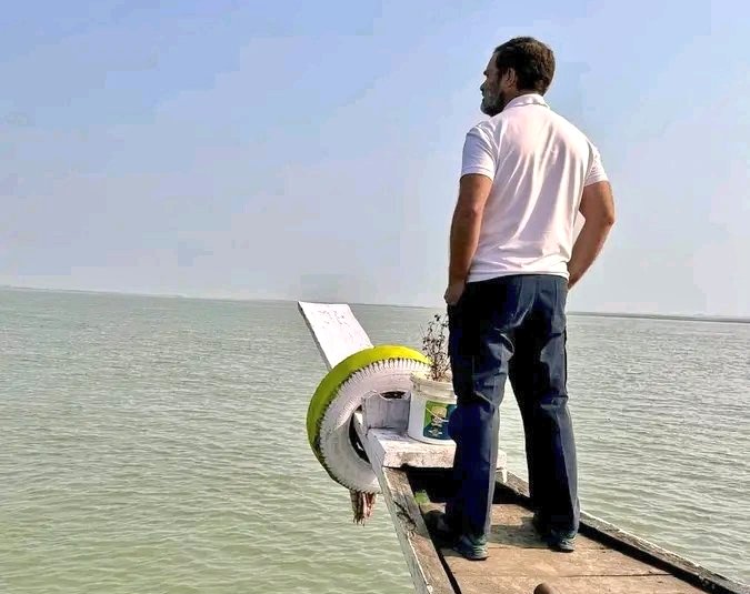 अकेला सब पर भारी पड़ रहा है.....