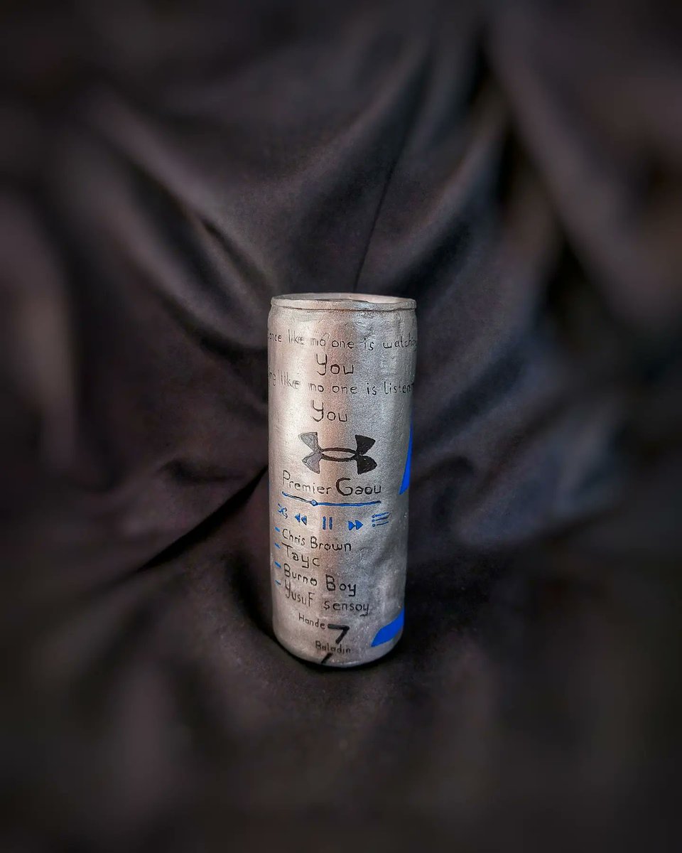 homoart2's tweet photo. Redbull❤️💙🤘🏼

@redbull @handebaladin 
#redbull #handebaladın @UnderArmour  #sculpture #art https://t.co/2TBYBCPbWG