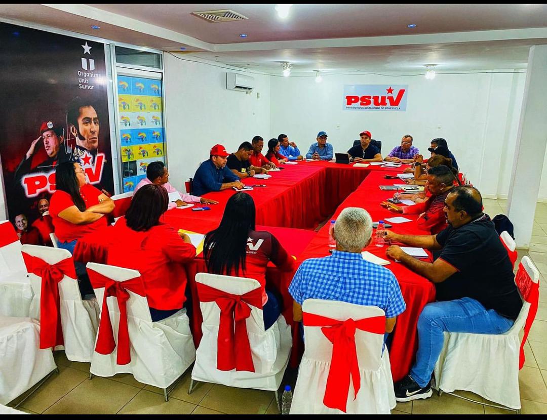 Valle de la Pascua, Municipio Leonardo Infante Reunión de Trabajo ( PSUV) dirigida por nuestro jefe político para delinear la Planificación 2024.Seguiremos avanzando y en la calle por la Patria, <a href="/NicolasMaduro/">Nicolás Maduro</a> Presidente <a href="/josemvasquez/">José Vásquez</a> Gobernador. 
#IndependeciaPlenaSoberana