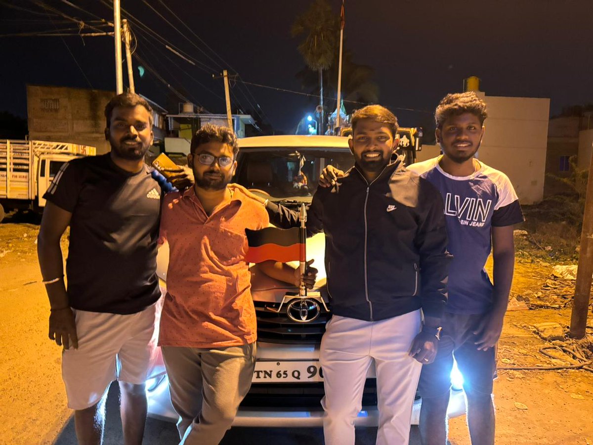 TLBalachander's tweet photo. Way to salem manadu
#கழக_இளைஞரணி_மாநாடு
#TIRUVALLUR_CENTRAL_DMK_ITWING

#Thiruverkaduitwing
@Avadi_Nasar 
@smnasimraja 
@TRBRajaa
@iamchsekar 
@praveen99560674 
@ThiruverkaduN 
@NekTvk @DMKNek @Prabhugajendran https://t.co/dVDLZY56bB