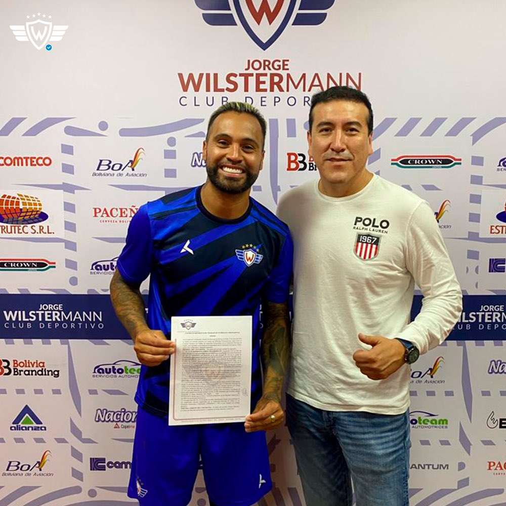✒️ Juli puso la firma 💪🏼🔴🔵

El mejor central del país firmó un nuevo contrato que lo vincula por dos años más al Aviador.

#MásGrandesQueNunca