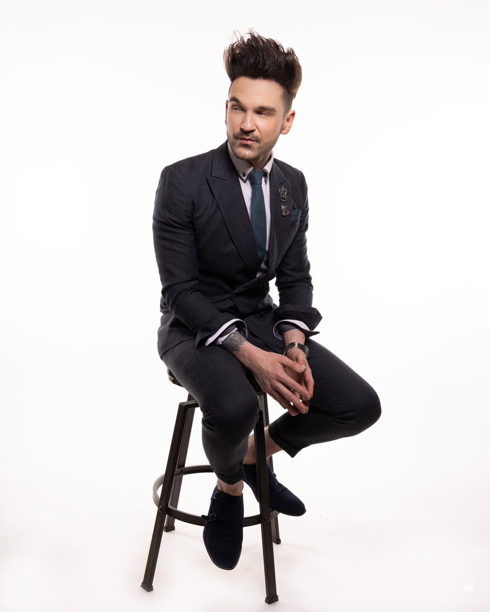 Colin_Cloud tweet picture