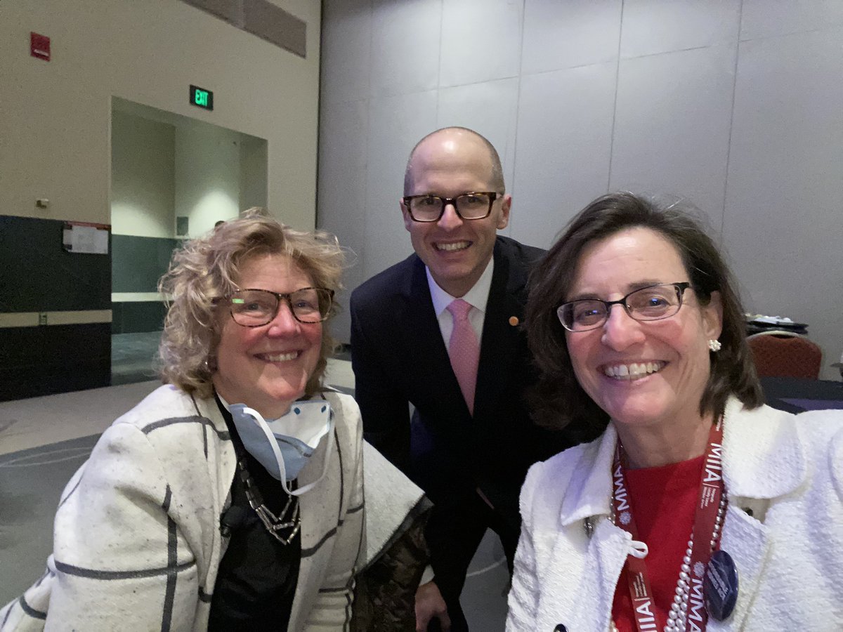 How to plan to increase municipalities participation in resiliency planning? Put MMA leadership and climate chief Hoffer together. #massmuni24 #firststatelevelclimatechief
#climateactionandresiliencyplanning