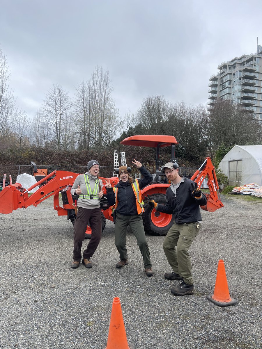 Do you dream of a fulfilling career in horticulture or working with plants? Are you a landscaper seeking to add skills and develop credentials? Register here for our Horticulture Training Program Information Session: ow.ly/oAuF50Qsmmk