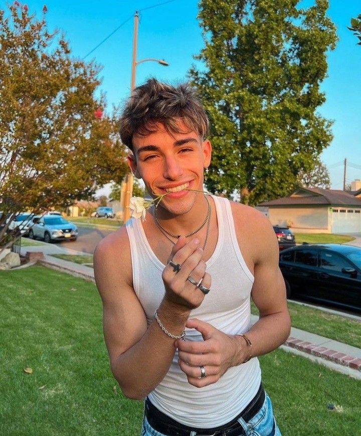 DANCERB0Y_'s tweet photo. Oiii, estou a procura de novos plots, seja amigos, família, relacionamento ou qualquer outra coisa!!! Quem tiver interesse, me chama na dm 🤪❤ https://t.co/fYbM60lvMS