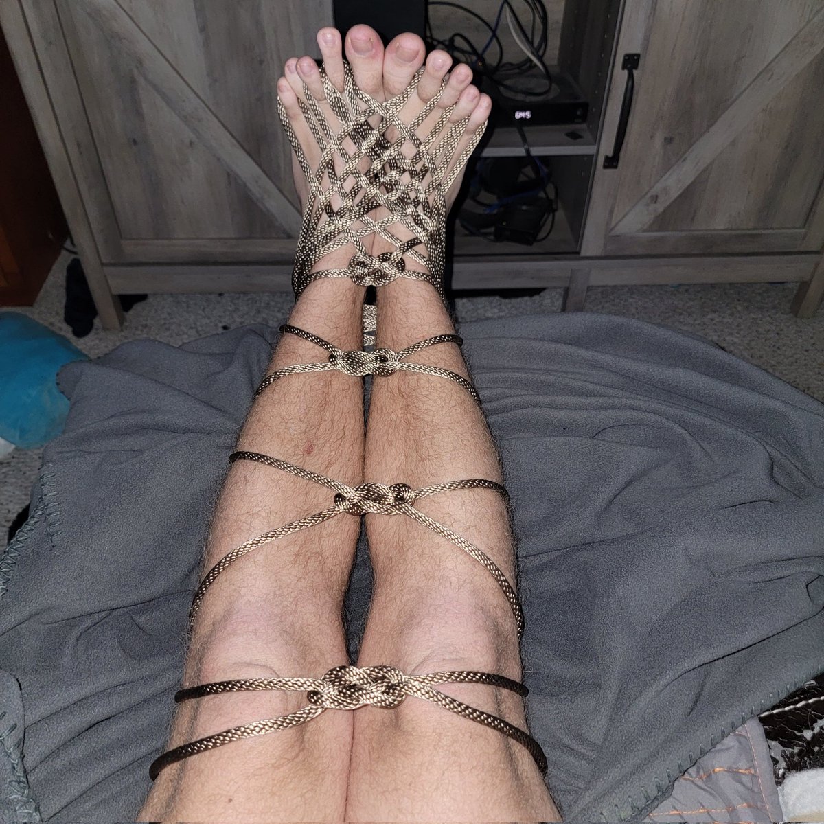Deviant_Ginger's tweet photo. #shibari #rope #bondage #restraint #bdsm #kinky https://t.co/7RD0iBMcL4