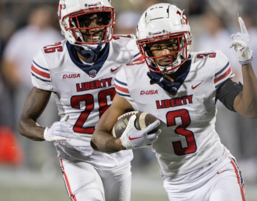 #AGTG Blessed to receive my first Division 1 offer from liberty University @Tony_TDUB @DariusR08981516 @LibertyFootball